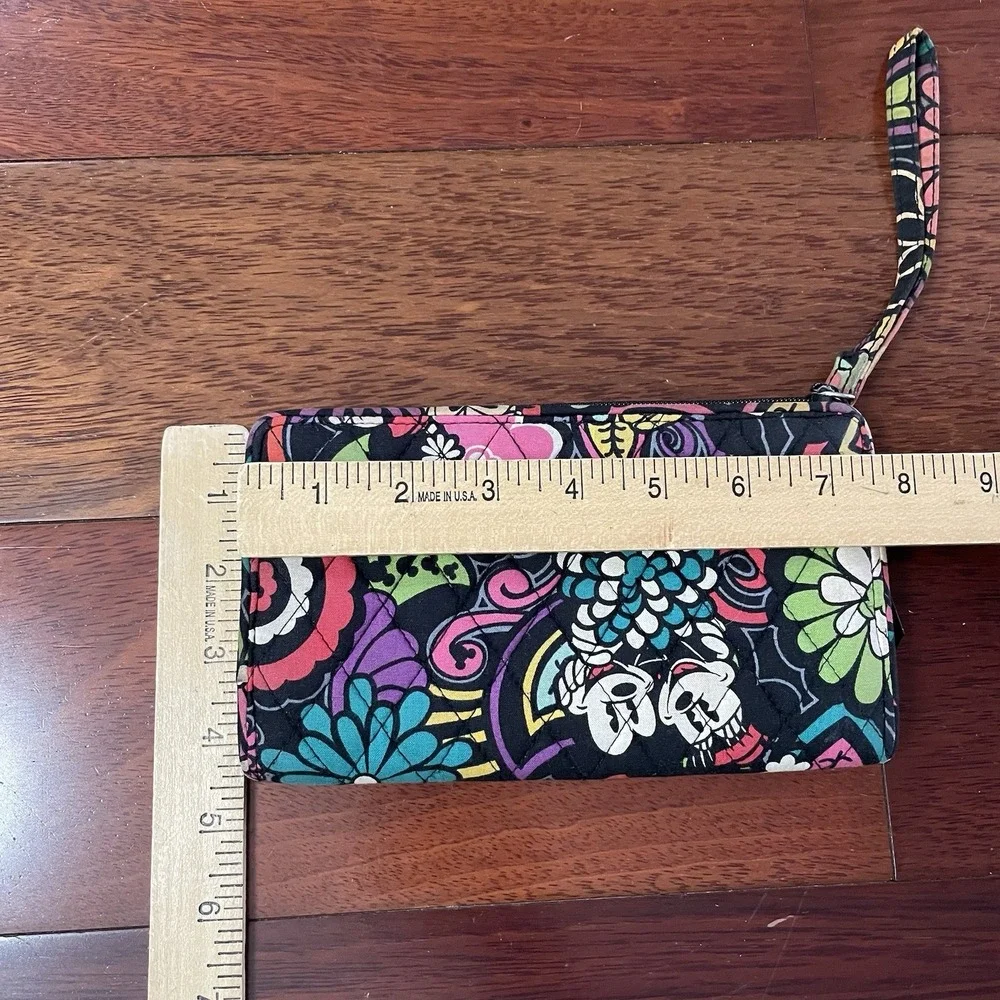 Vera Bradley Disney Parks Mickey's Magical Blooms Minnie Wallet Retired Rare B28 - Picture 12 of 12